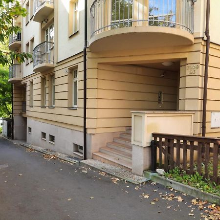 Apartman Nad Kolonadou Κάρλοβι Βάρι Εξωτερικό φωτογραφία