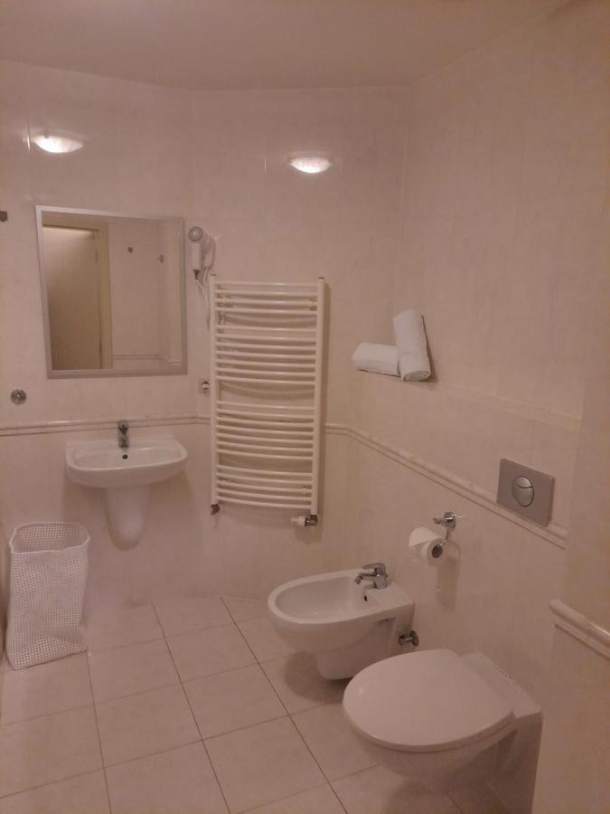 Apartman Nad Kolonadou Κάρλοβι Βάρι Εξωτερικό φωτογραφία